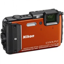 Nikon Coolpix AW130 oranžový